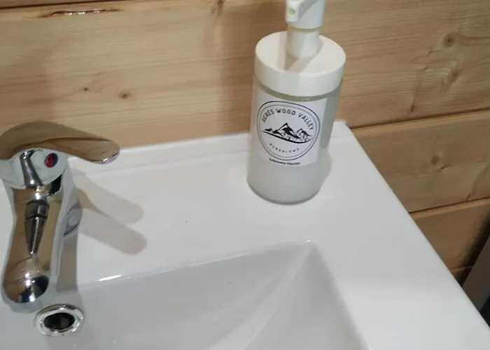 Wood Valley אתר קמפינג